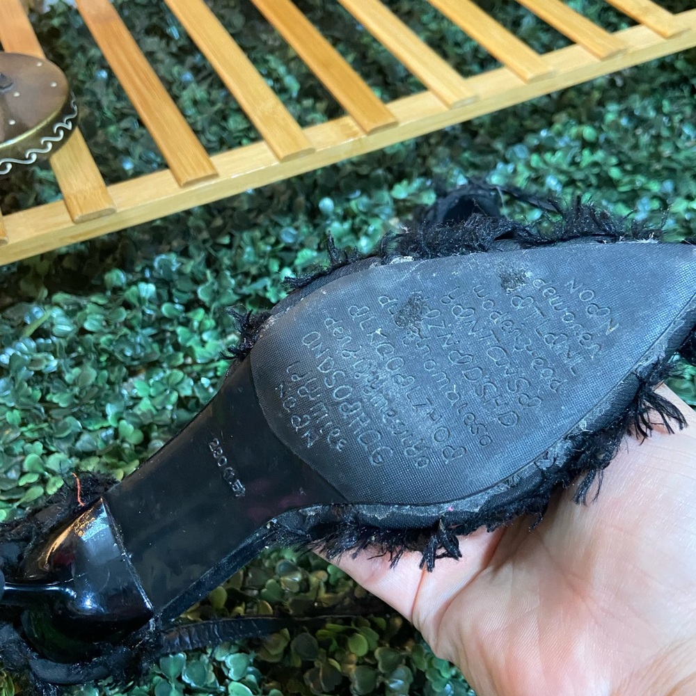 🎁Black Fur Heel. Size-37 (I wear 37-38 and it fit me) - Picture 4 of 7